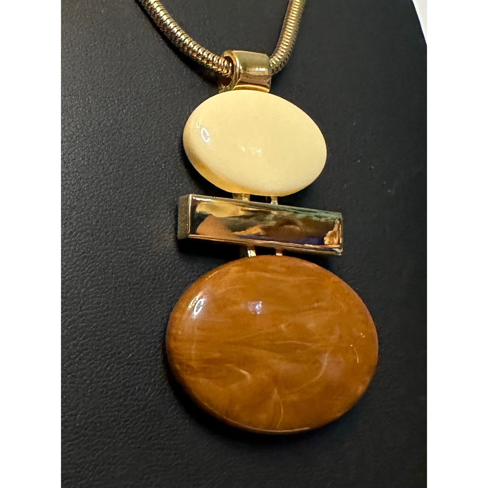Vintage 1976 Avon SM Kent Polished Ovals Necklace Gold Tone Marbled Resin